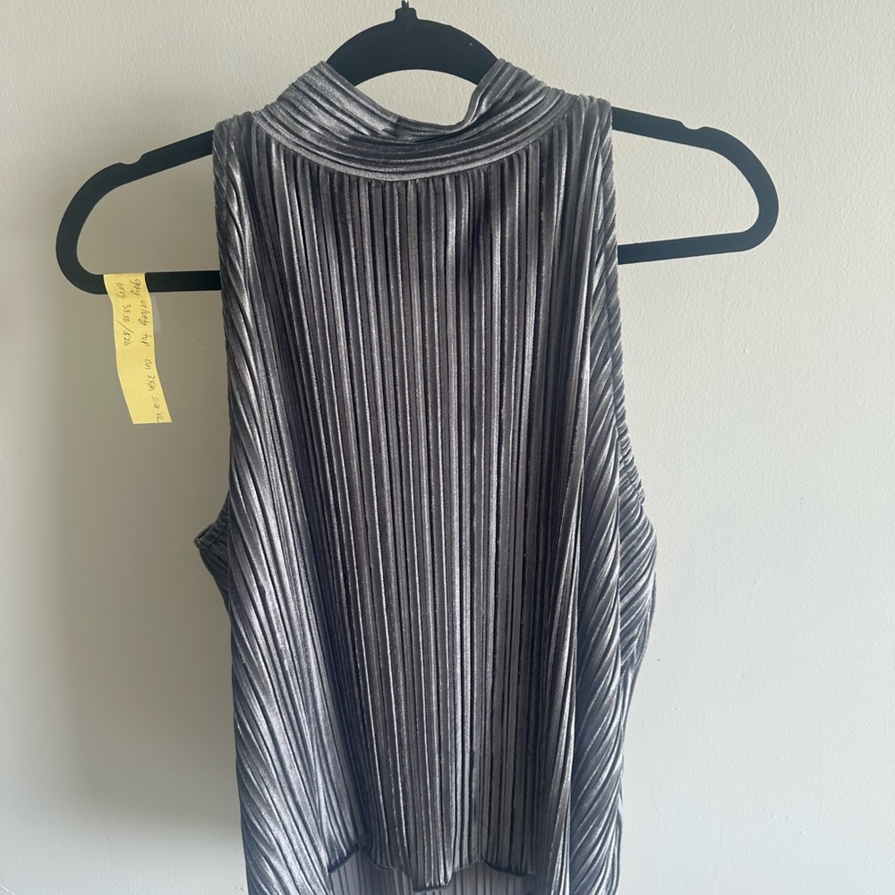 Chic Striped Sleeveless Top
